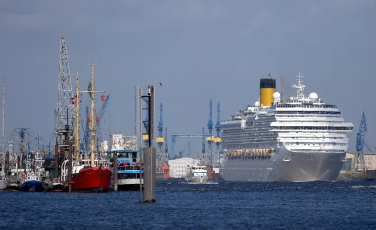 Bild: Ahoi, Costa Pacifica! Hamburg begrüßte am Samstag den italienischen Luxusliner