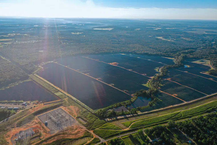 Qualitas Energy erwirbt das US-amerikanische erneuerbare Energien Unternehmen Heelstone von Ares Management Bild: Qualitas Energy erwirbt das US-amerikanische erneuerbare Energien Unternehmen Heelstone von Ares Management