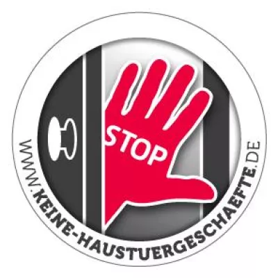 Kampagne gegen unseriöse Haustürgeschäfte - Bereits 1,4 Millionen Aufkleber bundesweit kostenlos verteilt Bild: Kampagne gegen unseriöse Haustürgeschäfte - Bereits 1,4 Millionen Aufkleber bundesweit kostenlos verteilt
