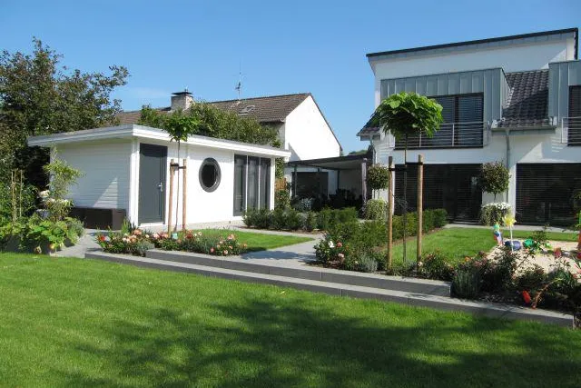 Bild: Gartenlaube adé: Design Gartenhäuser im Trend