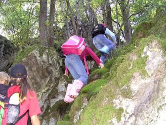 Bild: Erlebnispädagogische Natur- und Abenteuererlebnisse für Kinder im Main-Taunus-Kreis, Frankfurt und Wiesbaden.