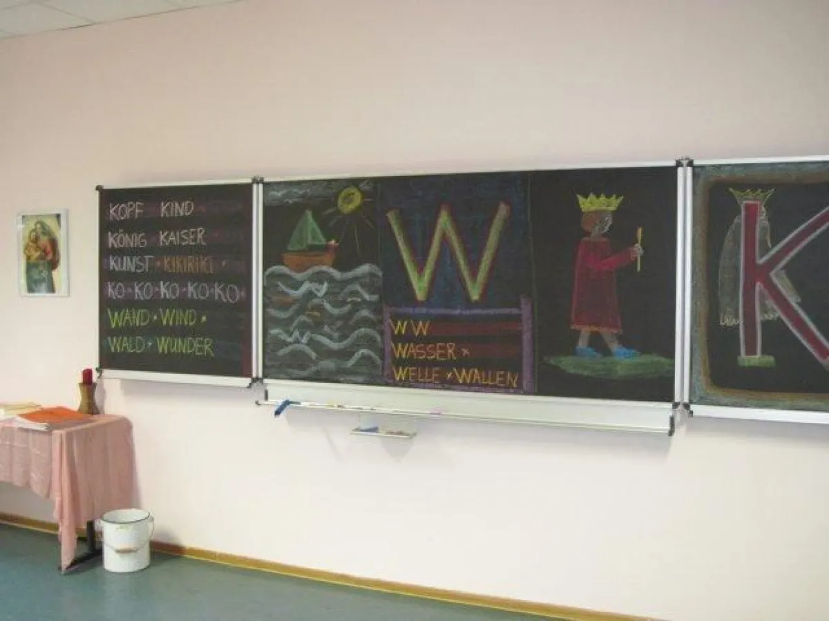 Tafelbild der ersten Klasse in der Waldorfschule Marzahn-Hellersdorf