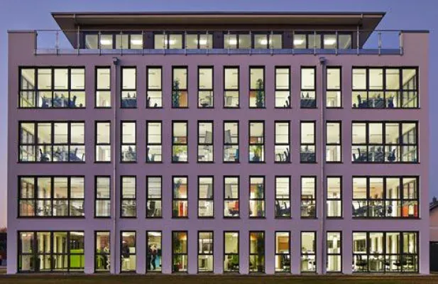 Bild: Arbeitsplatz der Zukunft: T.CON eröffnet hochmodernes Bürogebäude in Plattling