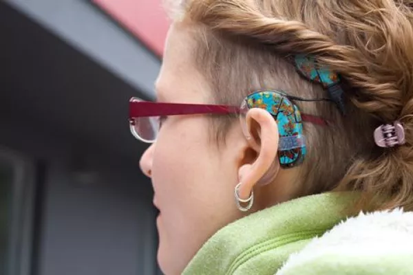 Bild: Ich bin taub – Sprich mit mir! – Bundesweiter Aktionstag zum Cochlea-Implantat (CI)