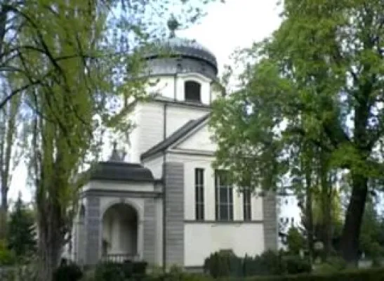 Andacht zum 100-jährigen Bestehen der Kapelle auf dem Alten St. Matthäus-Friedhof Bild: Andacht zum 100-jährigen Bestehen der Kapelle auf dem Alten St. Matthäus-Friedhof