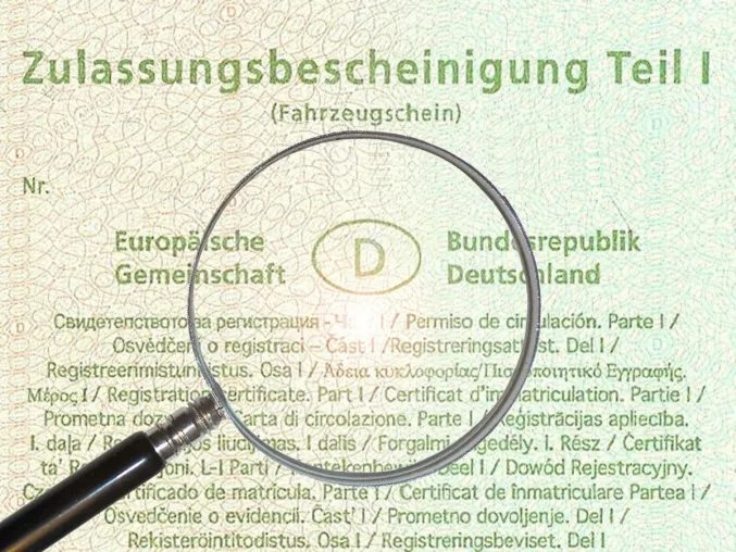 Bild: Jetzt "NEU" bei LKW-Versicherung24.com - Fahrzeugscheinscanner