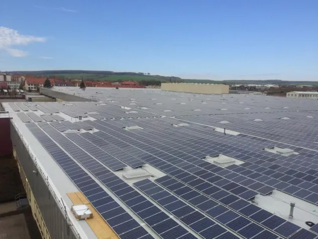 Bild: Zentralwechselrichter von KACO new energy powern Europas größtes Solardach