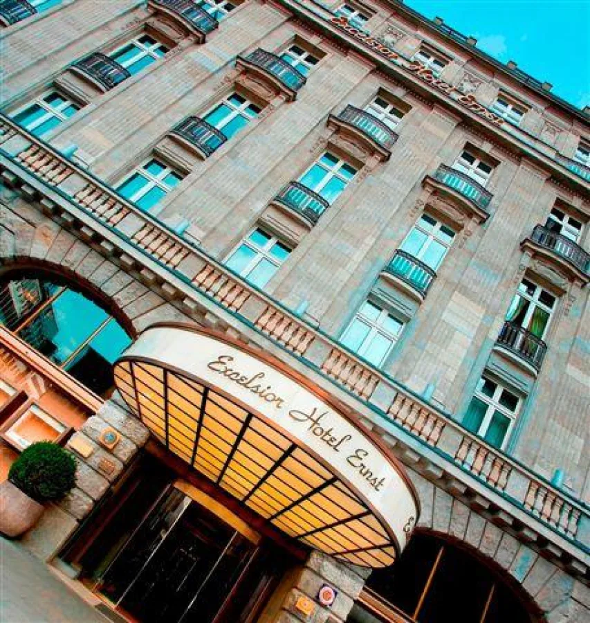 Aussenansicht Excelsior Hotel Ernst