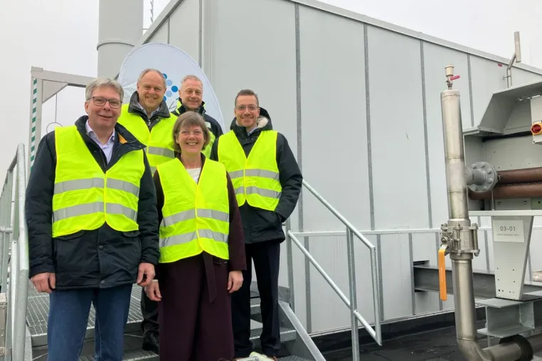 HanseWerk-Tochter HanseWerk Natur: Neue Großwärmepumpe in Schenefeld spart fast 400 Tonnen CO2 pro Jahr Bild: HanseWerk-Tochter HanseWerk Natur: Neue Großwärmepumpe in Schenefeld spart fast 400 Tonnen CO2 pro Jahr