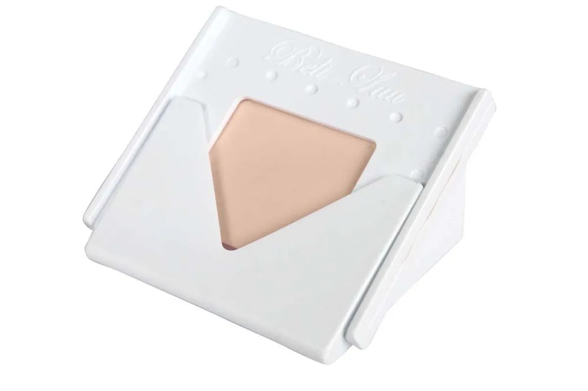 Beli-Luu, die kleine große Hilfe für das Styling der Nägel im French Look