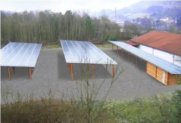 Bild: Mitarbeiterparkplätze, die sich rechnen – ANTARIS SOLAR errichtet Photovoltaik-Anlage auf Firmen-Carports