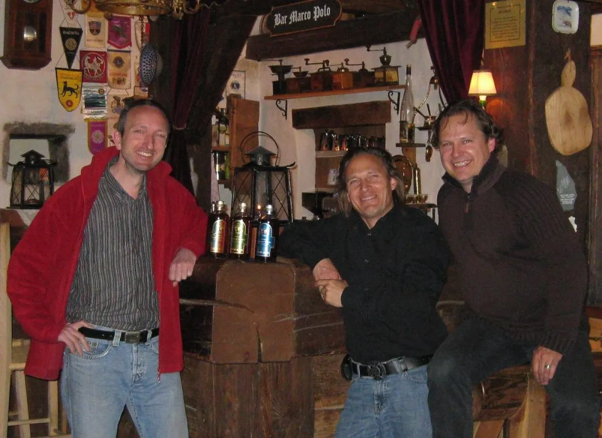 v.l.: Ramun Schweizer, Hotel Chasa de Capol mit Detlef & Gunter Sommer, SWBOE