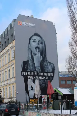 Bild: -Berlin bleibt Berlin- und -Xi-Design bleibt Xi-Design-