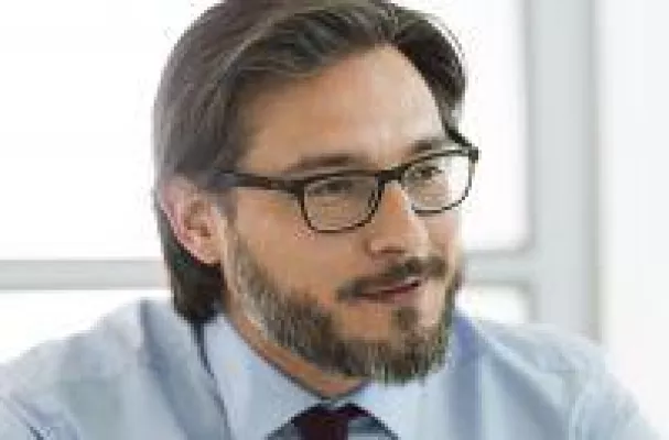 Bild: Spitzenforscher Professor Sami Haddadin hält Keynote der FED-Konferenz am 27./28. September 2018 in Bamb