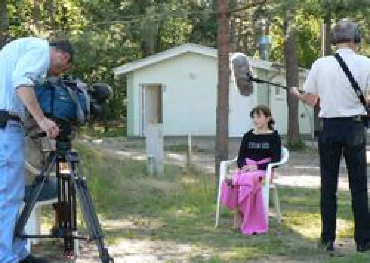 Chantal Gerhard beim Dreh mit dem Spiegel-TV Team