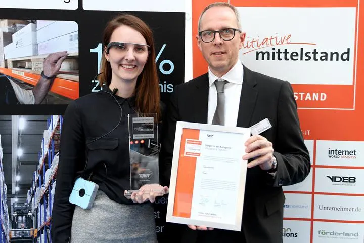 Bild: Logcom GmbH erhält Innovationspreis-IT