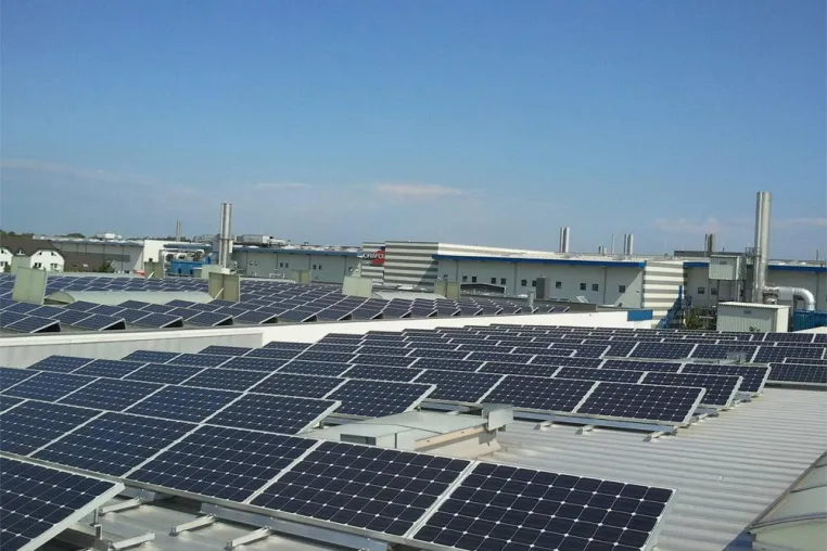 Bild: Photovoltaikinstallation bei M. Friesen unterstützt nachhaltigen Umgang mit natürlichen Ressourcen