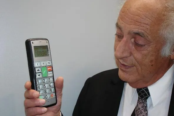 Deutscher Handyhersteller fitage trotzt mit seniorentauglichem Handy Nokia, Motorola und Co. Bild: Deutscher Handyhersteller fitage trotzt mit seniorentauglichem Handy Nokia, Motorola und Co.