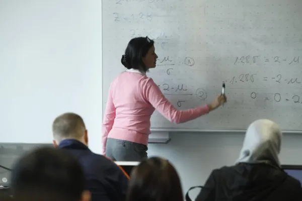 Weiter vorn in der Gleichstellung: CEWS-Ranking bestätigt Spitzenposition der FH Frankfurt Bild: Weiter vorn in der Gleichstellung: CEWS-Ranking bestätigt Spitzenposition der FH Frankfurt