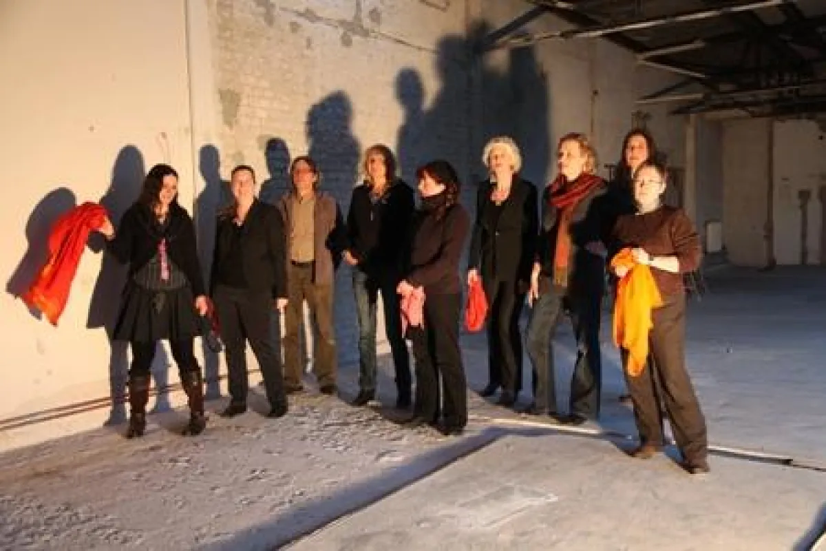 Acht Bremer Künstlerinnen und ein Künstler entern die Cap San Diego