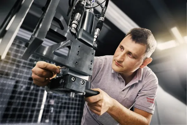 Digitalisierung für eine hoch effiziente PUR-Verarbeitung Bild: Digitalisierung für eine hoch effiziente PUR-Verarbeitung