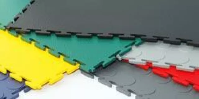 Bild: Industriefliese Yoga Tile: Trend Products Stuttgart erweitert das Arbeitsplatzmatten-Sortiment