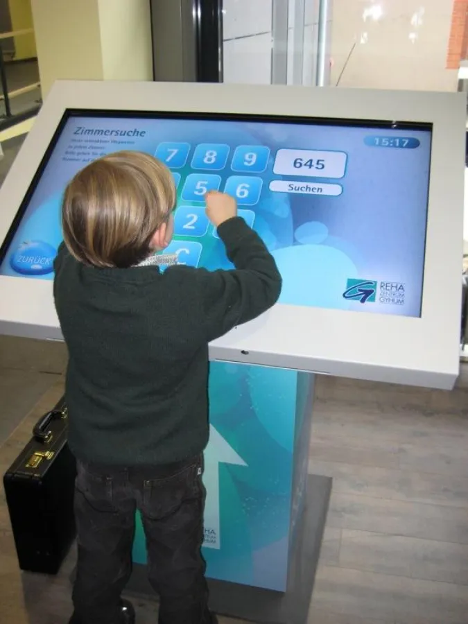 Mit dem Touchscreen werden Informationen greifbar