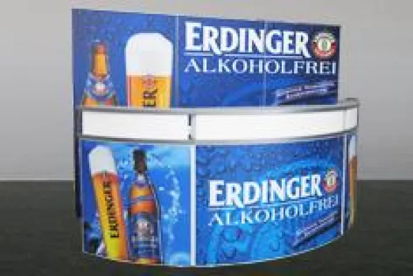 Mobile Thekenlandschaft leuchtet für Erdinger Privatbrauerei Bild: Mobile Thekenlandschaft leuchtet für Erdinger Privatbrauerei