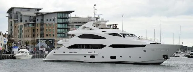 Bild: Schiffstaufe der neuen Sunseeker 40 Meter Yacht
