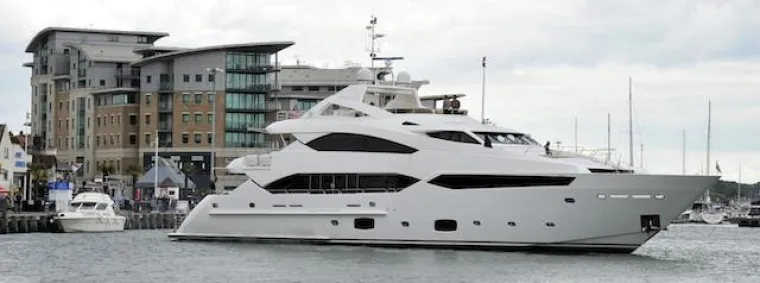 Schiffstaufe der neuen Sunseeker 40 Meter Yacht Bild: Schiffstaufe der neuen Sunseeker 40 Meter Yacht