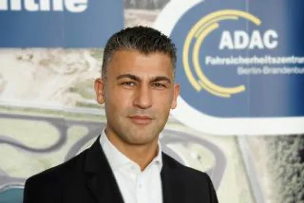 Bild: Gökhan Teke übernimmt Geschäftsführung im Fahrsicherheitszentrum Berlin-Brandenburg
