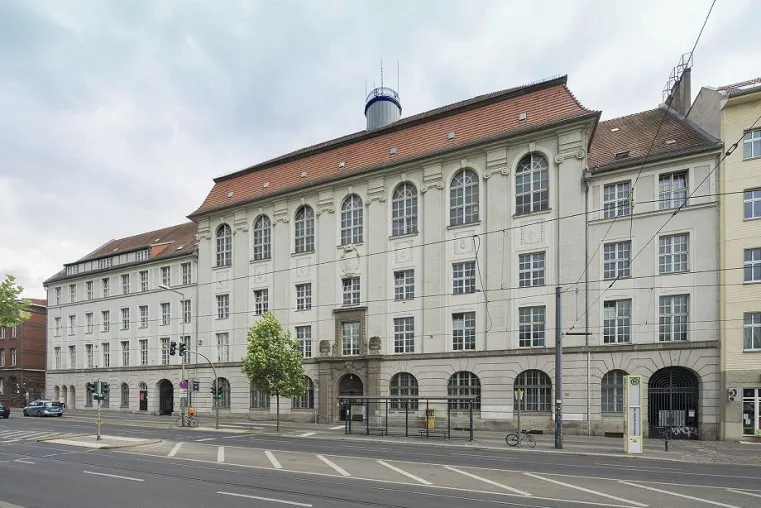 EB REAL ESTATE vermietet über 1.000 qm Gewerbe in Berlin- Prenzlauer Berg Bild: EB REAL ESTATE vermietet über 1.000 qm Gewerbe in Berlin- Prenzlauer Berg