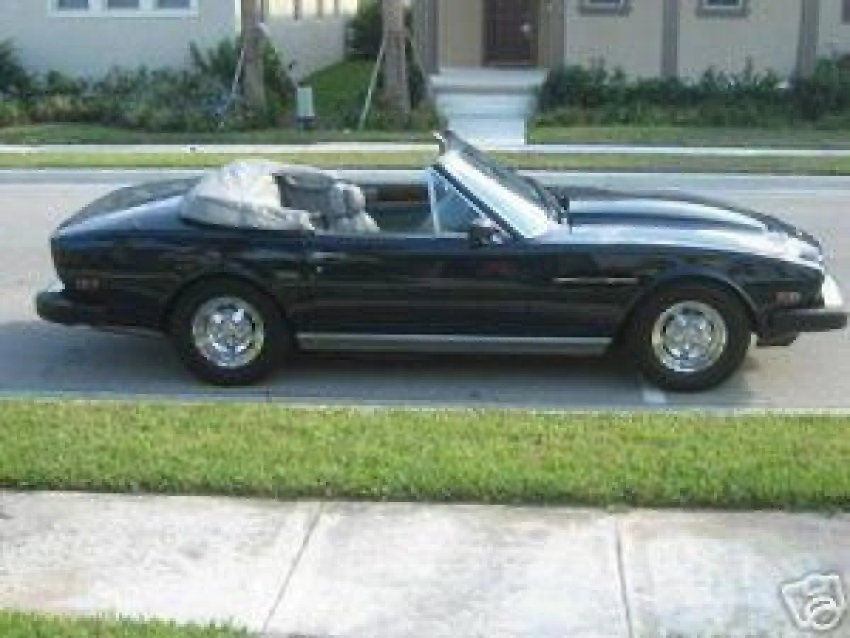 Aston Martin Volante V8