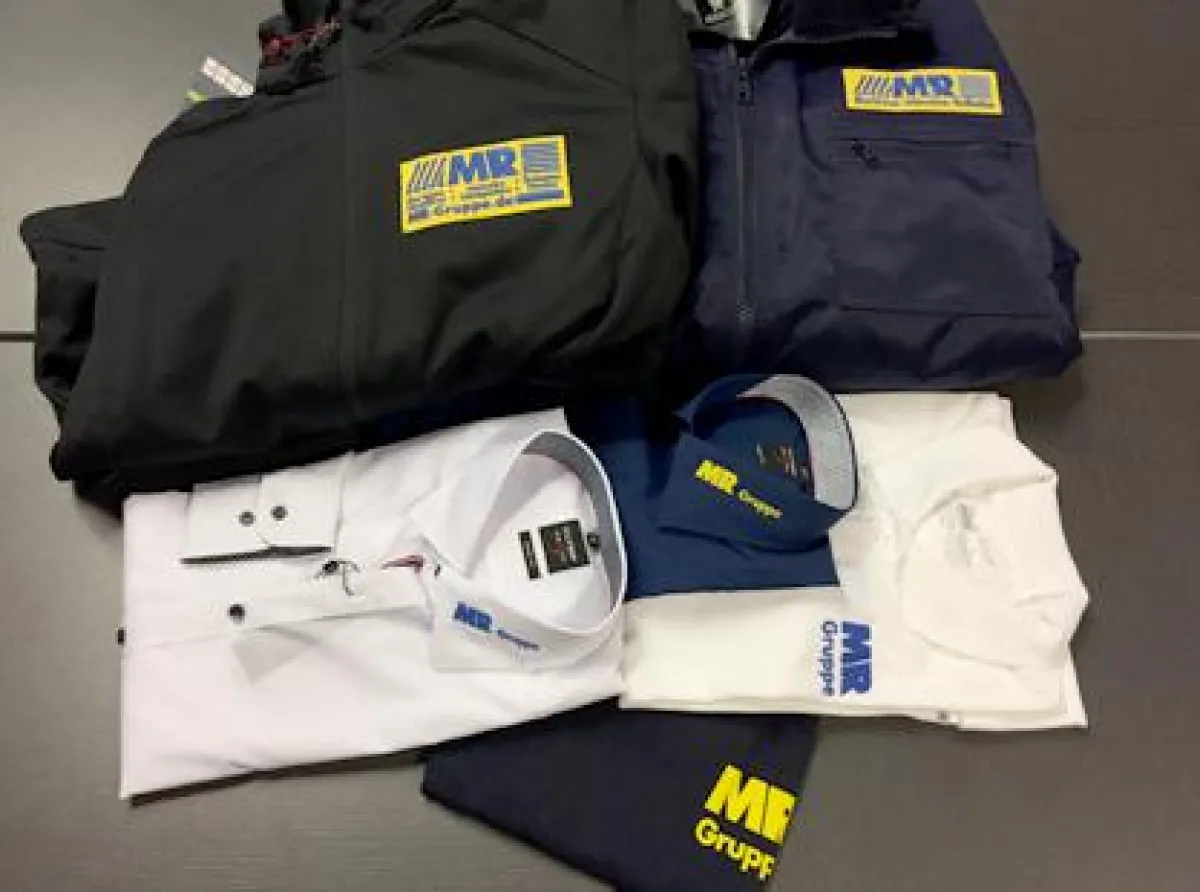 KLAM Marketing- Firmenkollektion Rolladen Rall auf Abruf- Hochwertig bestickte Textilien