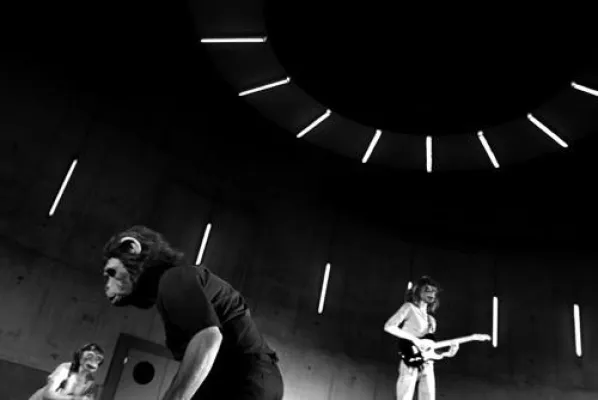 Bild: Dorothea Tuch _ STAGE: Fotoausstellung im M1 I Café im Aufbau Haus am Moritzplatz