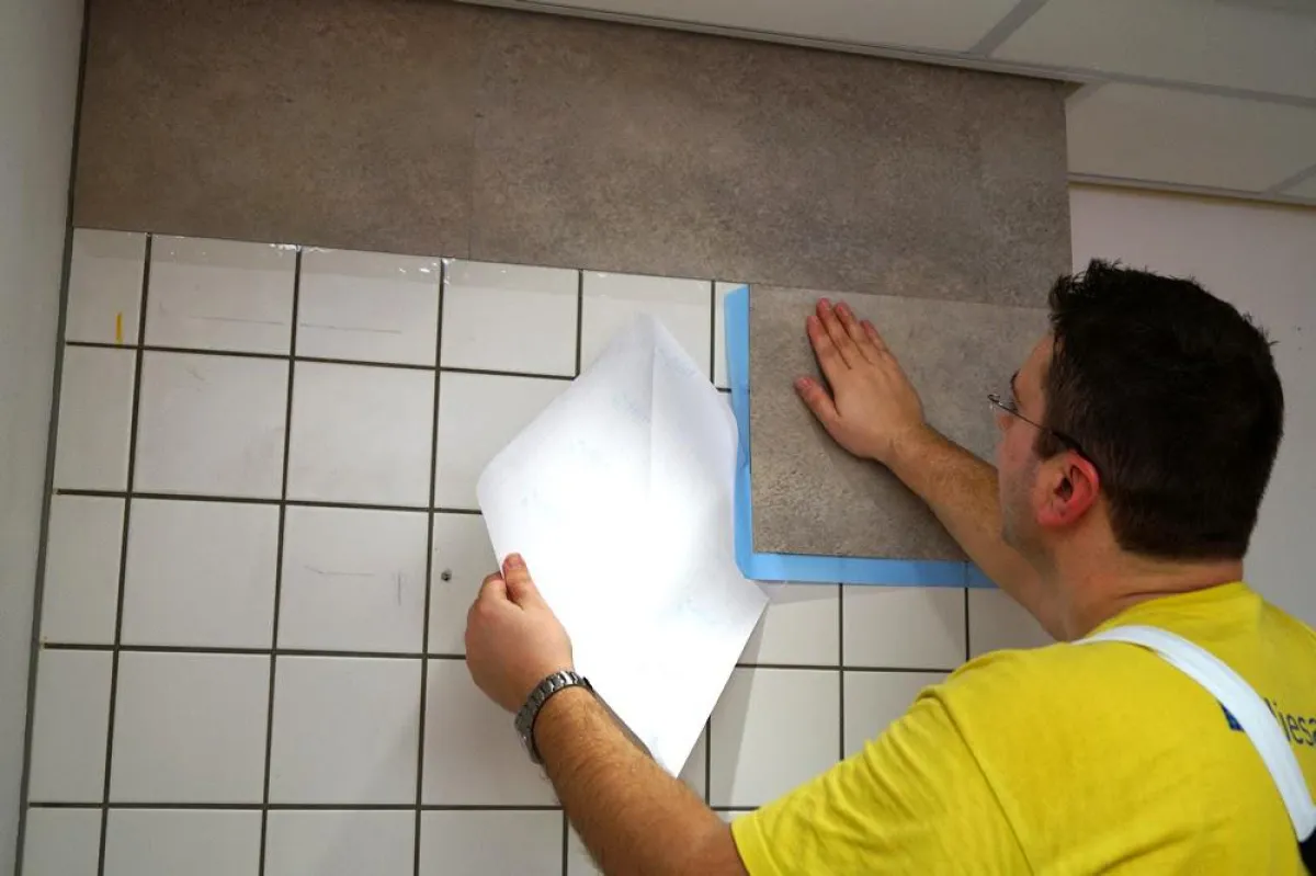 so leicht wie Fliesenaufkleber - so schön wie Feinsteinzeug