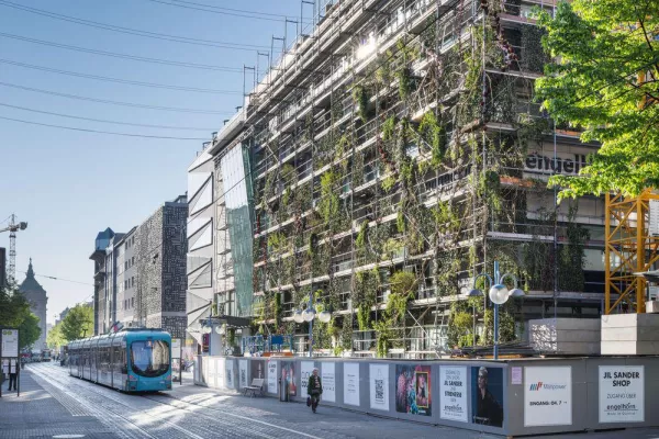 engelhorn setzt farbige Akzente: Blühende Landschaften statt Baugerüst Bild: engelhorn setzt farbige Akzente: Blühende Landschaften statt Baugerüst