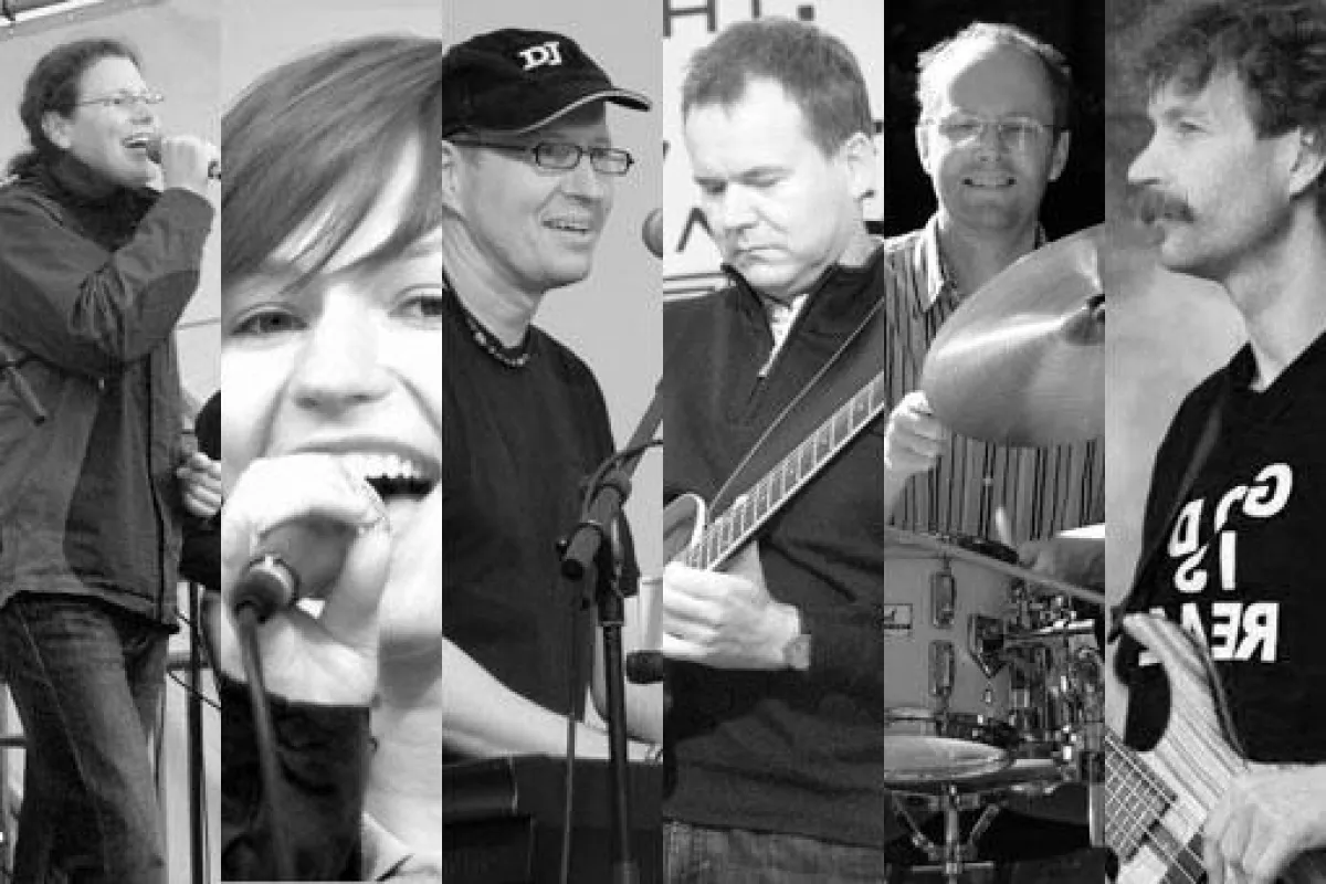 SUNRISE, M.Hauser (voc), C. Binnebößel(voc), F.Stahl (p, g), K. Peters(g). C.Voelz(dr), L. Drechsel(b