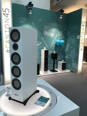 Bild: CANTON feiert 45. Geburtstag mit PINK CARROTS