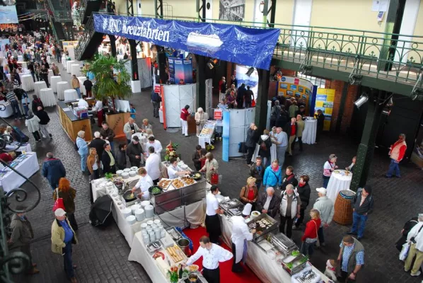 Bild: 1300 Besucher bei Globetrotters Brunch@Sea