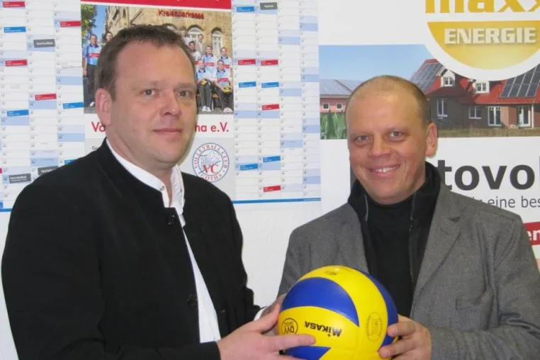 Solarwirtschaft sichert Unterstützung zu- maxx-solar & energie als neuer Co-Sponsor im Bundesliga-Volleyball Bild: Solarwirtschaft sichert Unterstützung zu- maxx-solar & energie als neuer Co-Sponsor im Bundesliga-Volleyball