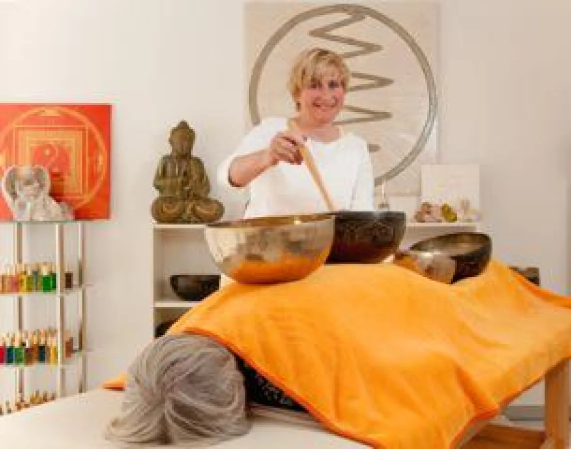 Janaczek motiviert Menschen das Leben  selbst in die Hand zu nehmen und begleitet sie dabei.