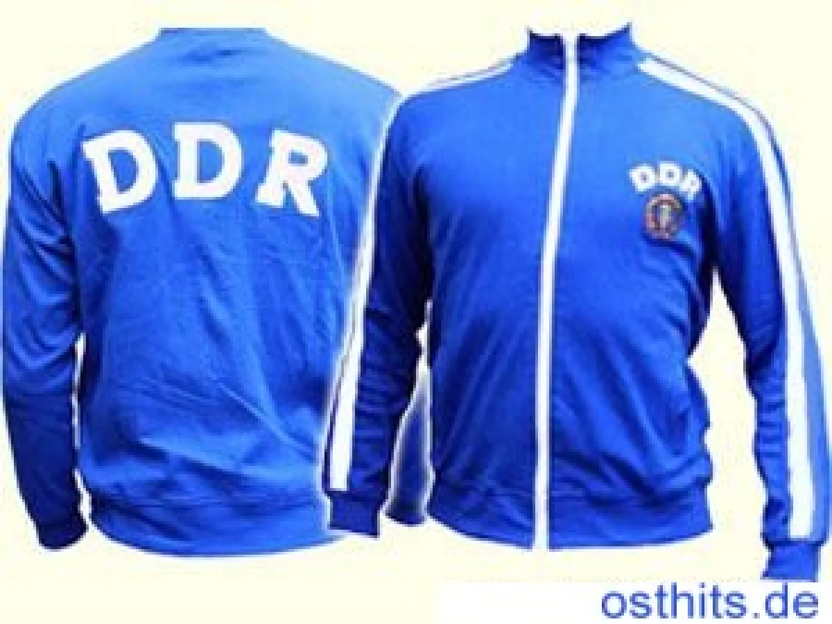 So traten DDR-Athleten zu den olympischen Spielen an! Trainings-Jacke im Old- School- Look. Gute Passform und hohe Qualität. Quelle: www.osthits.de