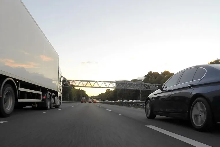 Bild: Streckennetz für Lang-Lkw soll vergrößert und Zulassungen vereinfacht werden