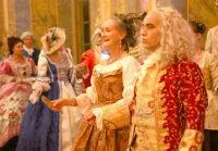 Bild: Barocker Hofball im Fürstensaal des Stadtschlosses zu Fulda im Rahmen des Stadt- und Bürgerfestes 2019