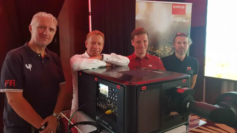 Bild: AED Display investiert weiter in Projektoren und Bildverarbeitung von Barco