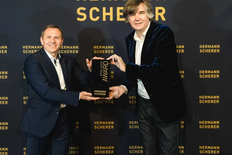 Bild: Fränkisches Energiebündel gewinnt den „Excellence Award“ beim Speaker Slam in Mastershausen