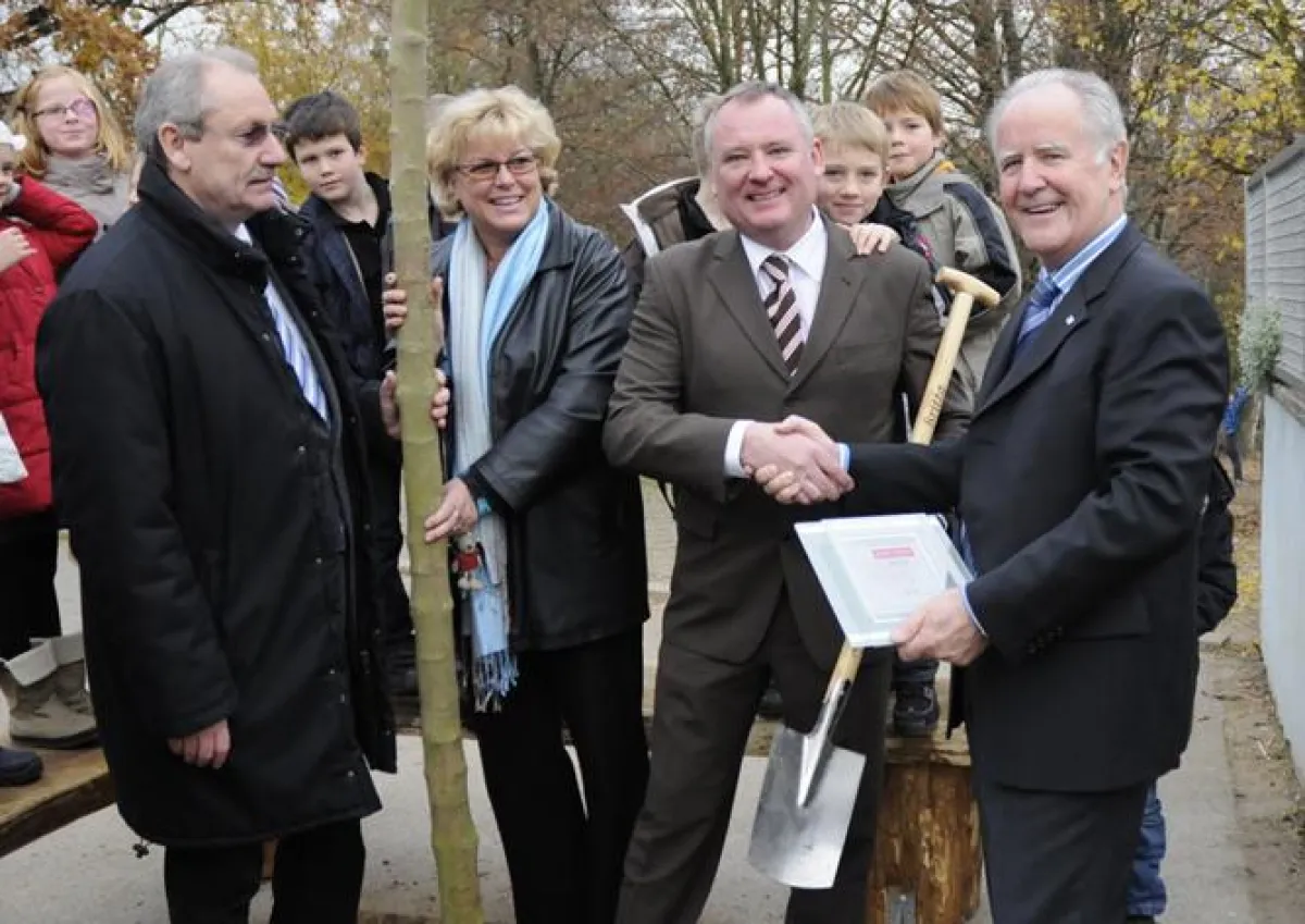 Offizielle Übergabe des MDS Zertifikats an P.O.M.