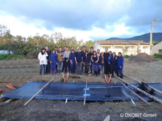 Bild: ÖKOBIT errichtet Kleinstanlage zur Biogaserzeugung in den kolumbianischen Anden