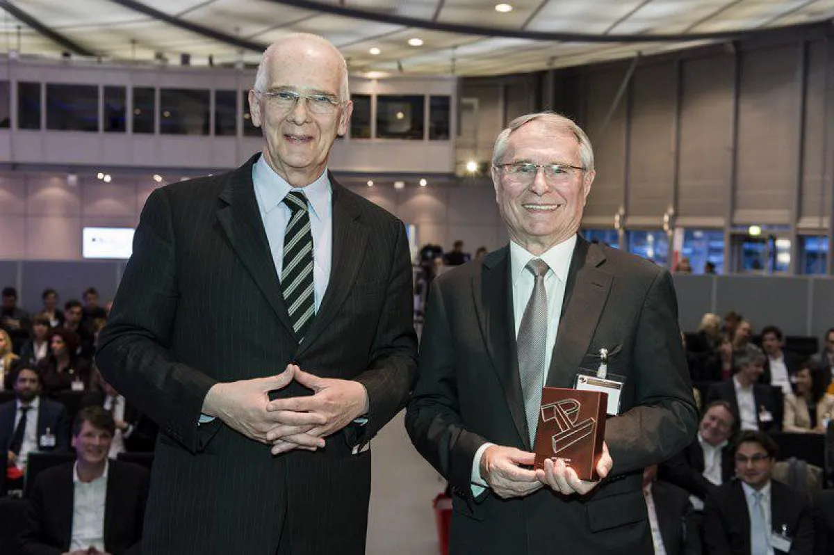 Prof. Dr. Klaus-Peter Wiedmann & Gerhard Sturm (v.l.n.r.)
